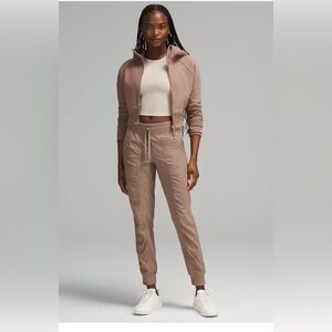 Lululemon Dance Studio Mid-Rise Jogger Full Length Women’s Size 2 in Dusty Pink.